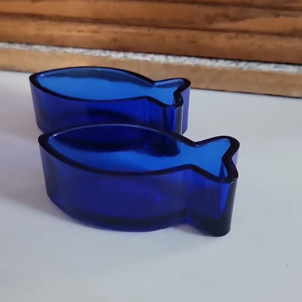 COLBALT BLUE GLASS FISH SNACK BOWLS PIER 1 2 BUNDLE